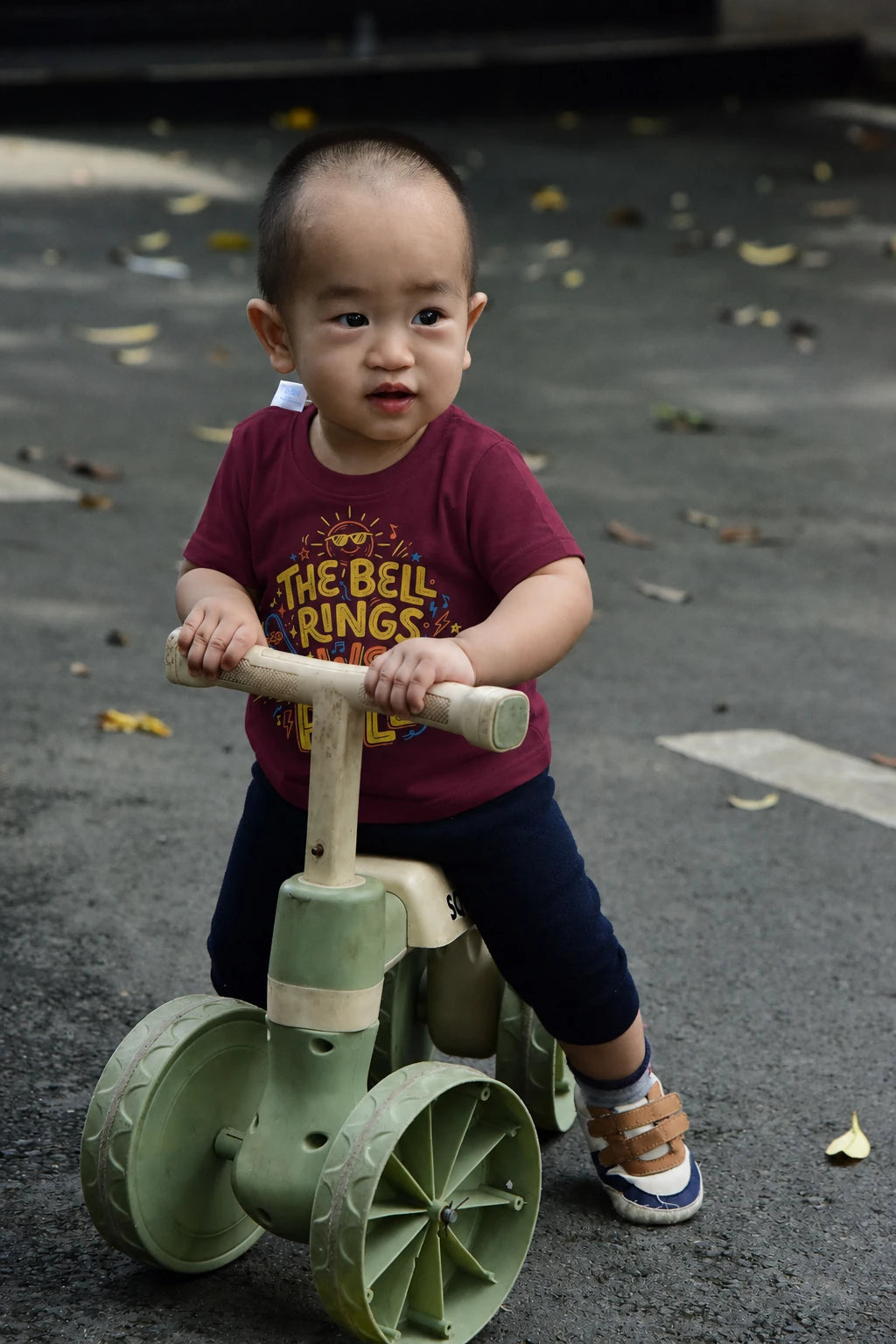 Roll With The Sun shortsleeve lifestyle photo
